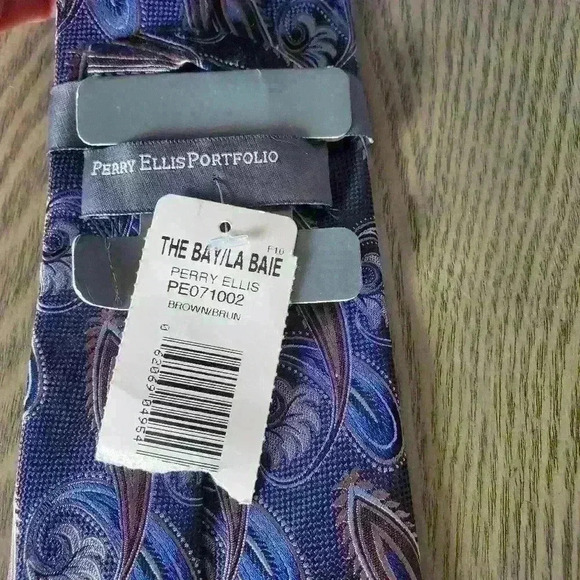 PERRY ELLIS NWT 100%  silk neck tie - Picture 5 of 7